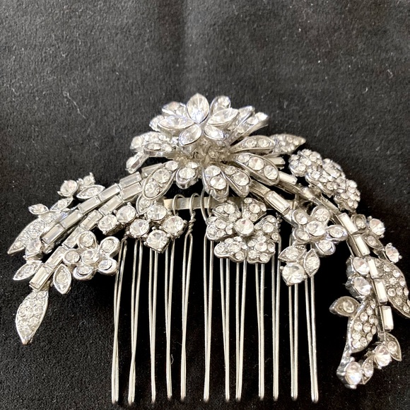 Camilla Christine Crystal Hair Comb - Picture 4 of 8